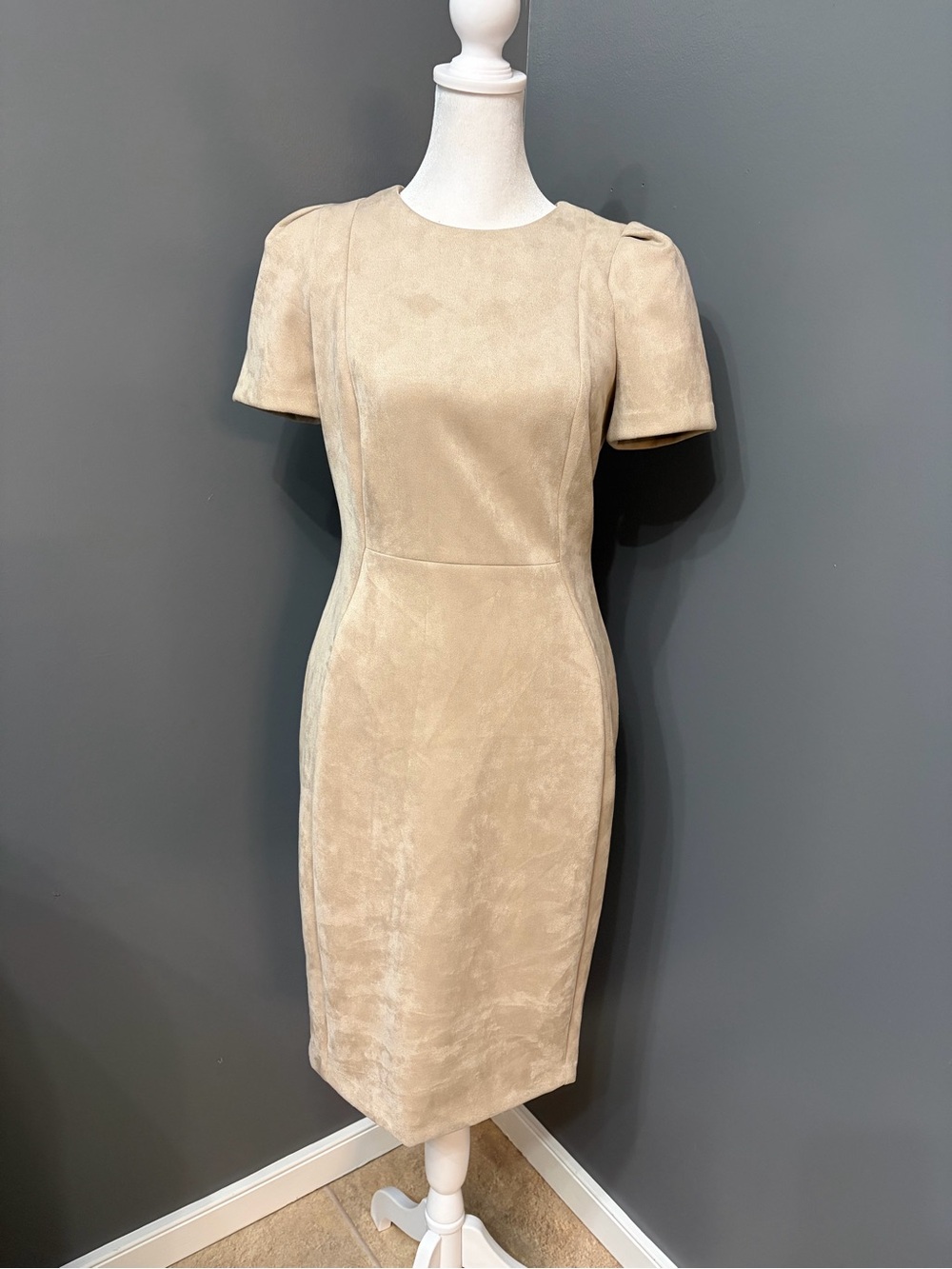 CALVIN KLEIN Camel Faux Suede Sheath Dress 4 Tan Short Sleeve Career Minimalist